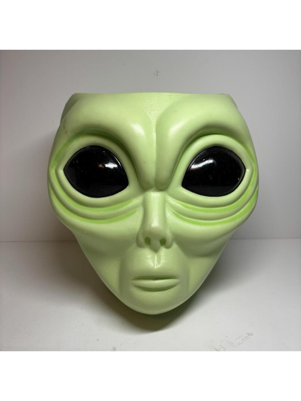 Vintage Alien Head Blow Mold Lime Green Watering Can Planter Area 51 Sci-Fi